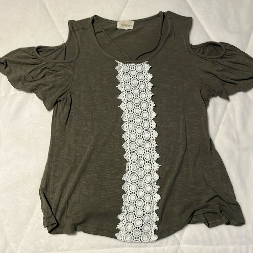 Army green cold shoulder shirt. Children’s XL.